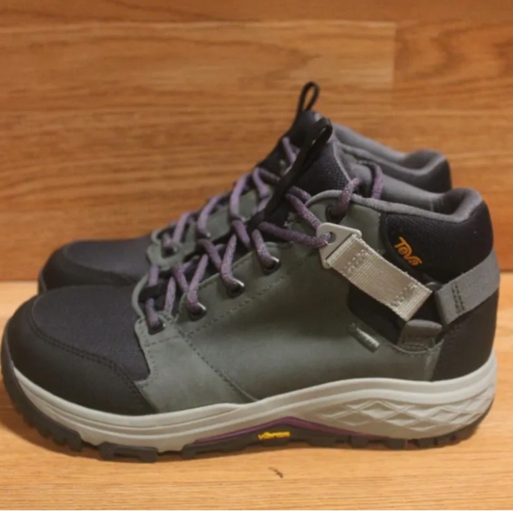 Teva Grandview Hiking Boots NEW!